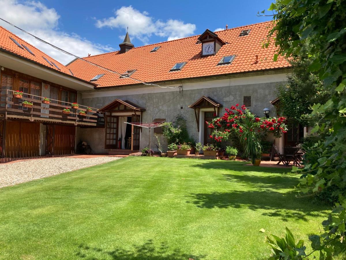 Penzion U Svateho Prokopa Středokluky Exteriér fotografie